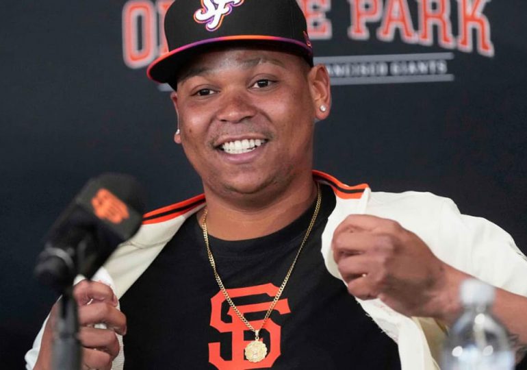 Video | Devers dice que jugará donde se lo pidan los Gigantes