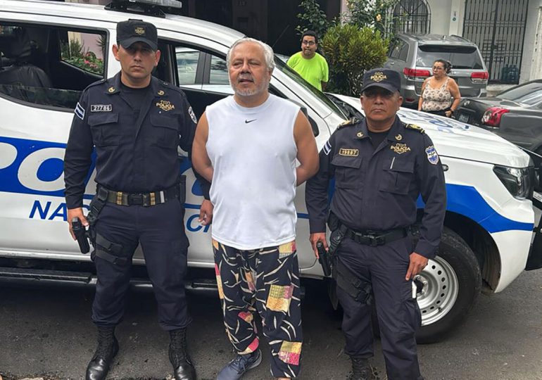 Fiscalía salvadoreña presenta acusación contra abogado crítico de Bukele