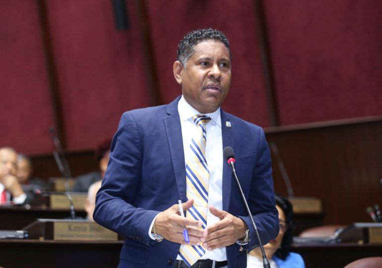 Aprueban exonerar del pago del papel de buena conducta para los voluntarios de la Defensa Civil, Cruz Roja y los Bomberos