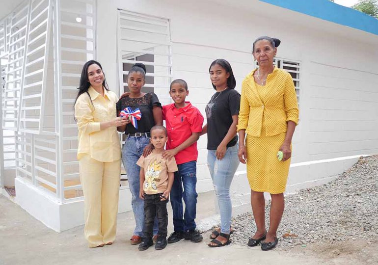 Fundación Refidomsa entrega casa amueblada a familia necesitada en Quita Sueño, por instrucciones del presidente Abinader