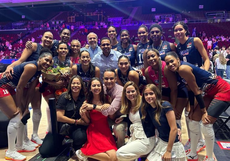 Embajada de RD en Canadá reconoce la trayectoria de las Reinas del Caribe Ottawa, Canadá