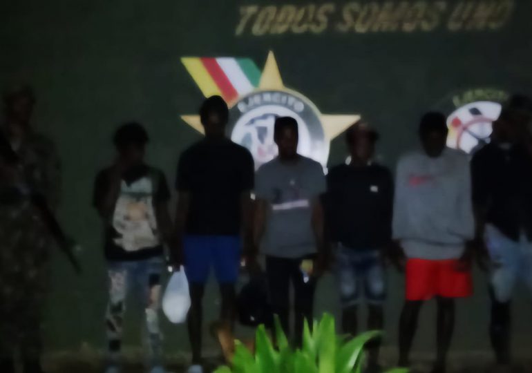 ERD detiene indocumentados durante patrullaje en provincias fronterizas