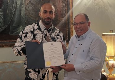 Comp Caramelo recibe reconocimiento del Consulado Dominicano en Puerto Rico