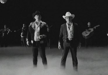 Cristian Nodal y Alfredo Olivas estrenan video de “se vienen días tristes”