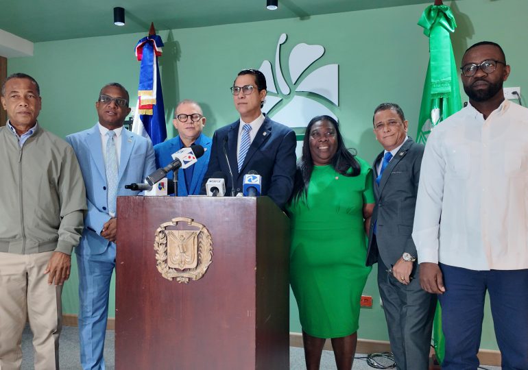 Diputado Félix Michell llama al Poder Ejecutivo a respetar el rol de fiscalizador del poder legislativo