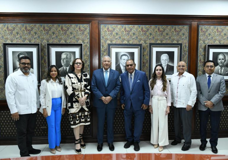 Presidencia designa a Andrés Bautista como enlace con el Observatorio de Políticas Migratorias