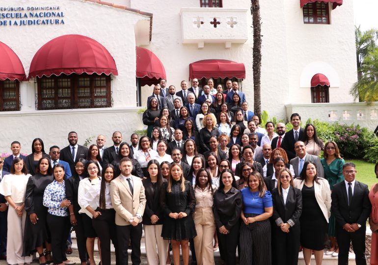 Dan la bienvenida a 83 nuevos aspirantes a defensores públicos