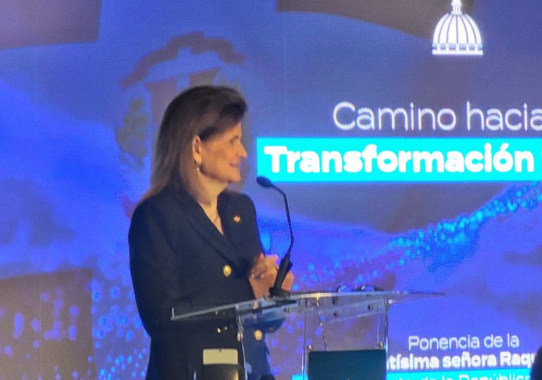 Raquel Peña destaca avances en conectividad e innovación digital en RD