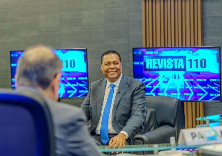 Víctor D’Aza presenta su visión de un gobierno descentralizado y cercano a la gente