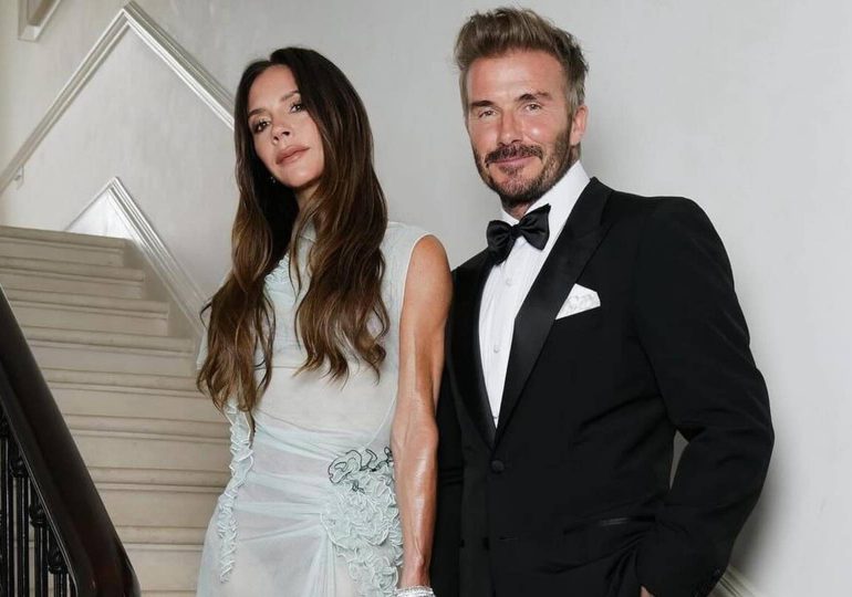 Victoria Beckham muestra a David Beckham en el hospital tras cirugía en la muñeca