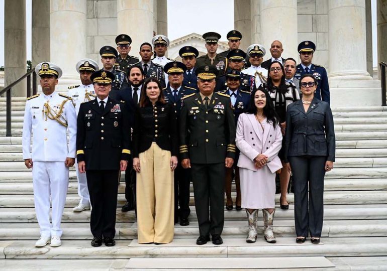 Ministro de Defensa fortalece lazos estratégicos en Washington y recibe importante reconocimiento internacional