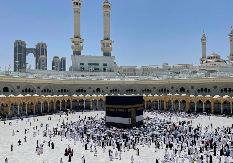 Más de 1.5 millones de peregrinos llegan a Arabia Saudita para el Haj