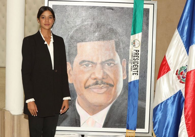 Omara Corporán hace historia como la mujer más joven en asumir una vicepresidencia partidaria en RD