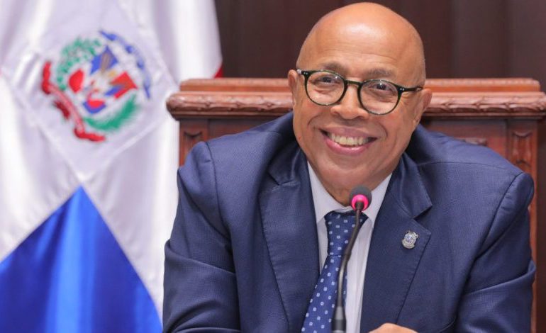 Pacheco destaca valor de alianzas público-privadas y planificación deportiva para el futuro de SD