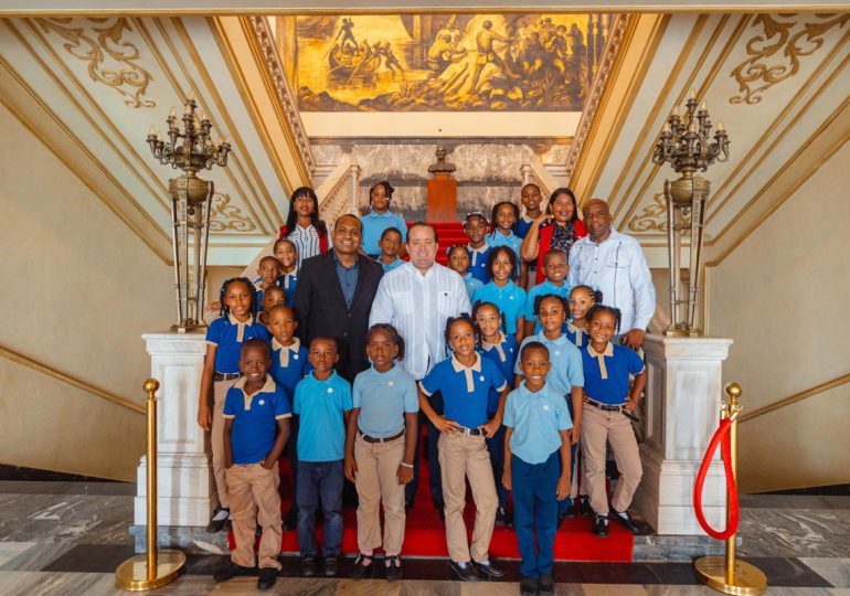 Paliza celebra Día del Medio Ambiente junto a niños de San Cristóbal en Palacio