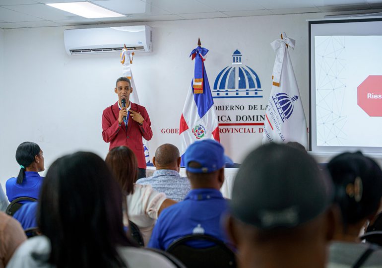 La Gobernación de Pedernales y Onesvie abordan de manera conjunta la vulnerabilidad sísmica