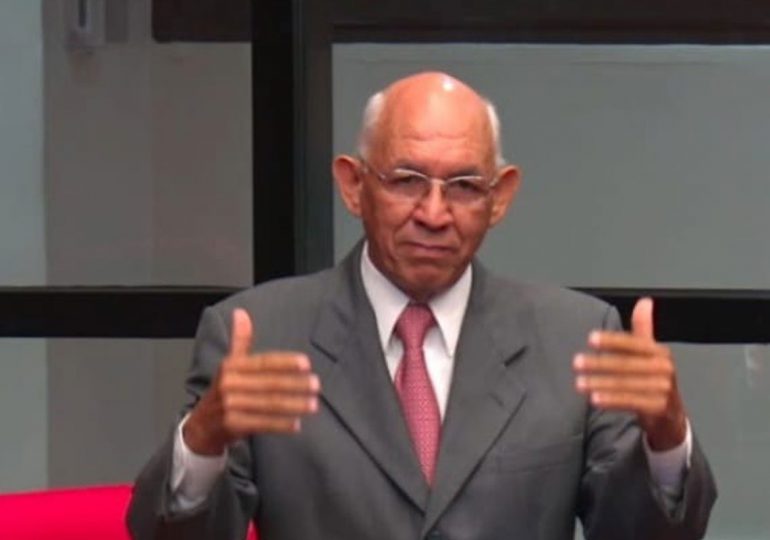 Senador PRM reclama terminen más de 40 escuelas y vías