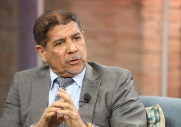 "Hay que regularizar la mano de obra extranjera por la seguridad nacional", advierte Limber Cruz