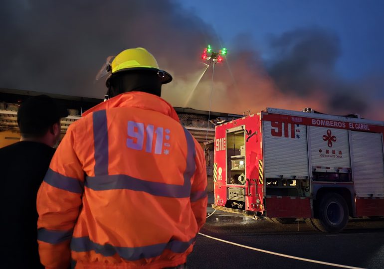 Sistema 911 coordina respuesta a incendio en instalaciones del MERCA Santo Domingo