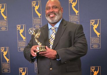 Periodista dominicano Omar Guzmán gana su primer Emmy por especial sobre Al Horford