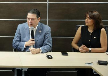 Aduanas recibe reconocimiento de Canadá por promover el comercio seguro
