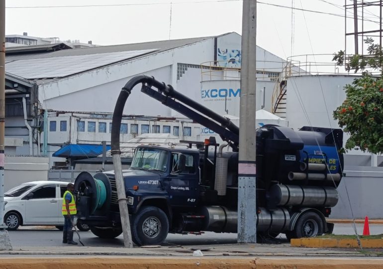 Alcaldía del DN refuerza medidas preventivas y limpieza de imbornales ante efectos de onda tropical