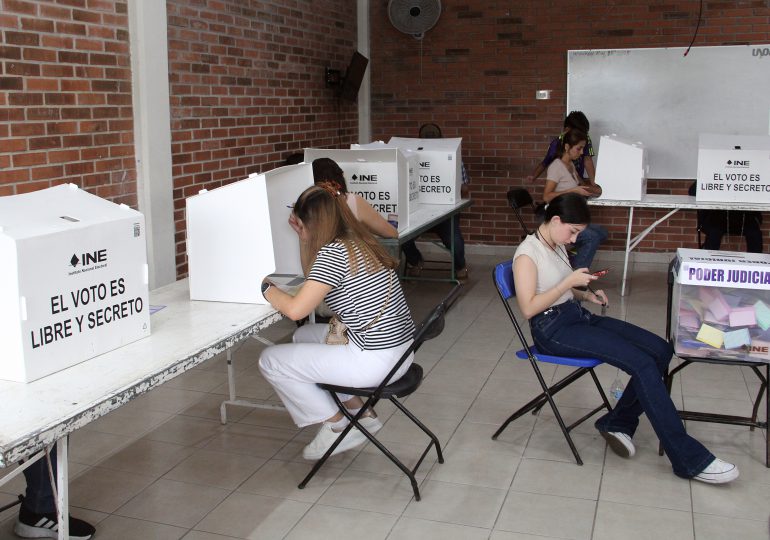 Revés para Sheinbaum con un 13 % de participación en la elección judicial de México