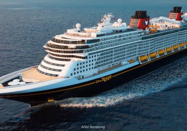 Padre salta al mar desde crucero de Disney para salvar a su hija de 5 años