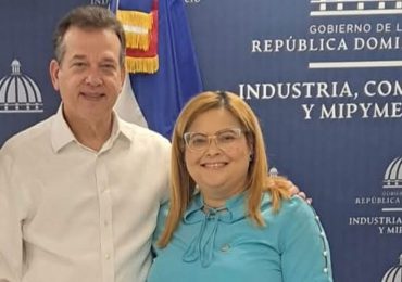 Diputada se reúne con Ito Bisonó para unir esfuerzos por rescate de la Zona Franca de Azua