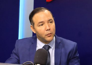 Johnny Pujols acusa al PRM de actuar con hipocresía ante el endeudamiento público