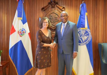 UASD suscribe acuerdo con la University of Massachusetts Amherst