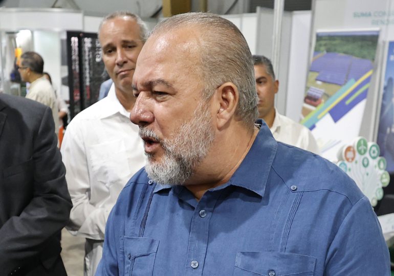 El Gobierno cubano reconoce que debe corregir "deficencias" propias para superar la crisis