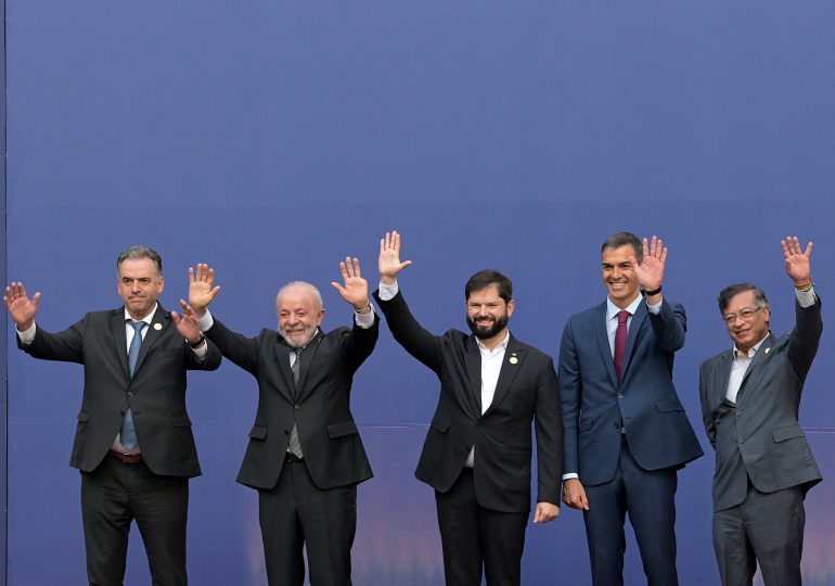 Líderes de izquierda se reúnen en Chile para defender multilateralismo