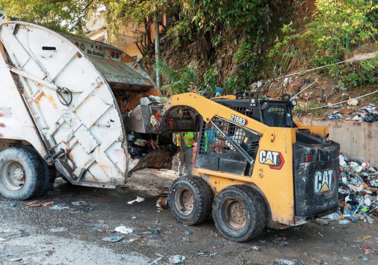 Alcaldía del DN realiza operativo integral en avenida Paseo de los Reyes Católicos