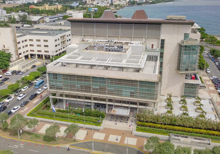 Ministerio Público gana batalla a la Defensoría Pública sobre representación legal de empresas