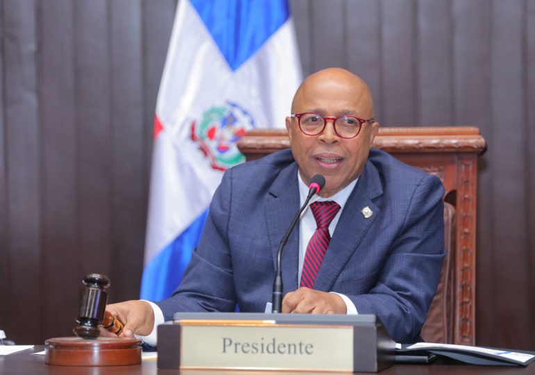 Diputados aprueban en segunda lectura proyecto sobre pasantías de médicos recién graduados