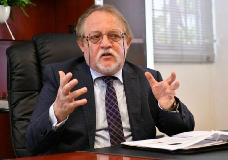 Economista advierte riesgo estructural en el sistema de seguridad social por falta de ajuste en la capitación según nivel de riesgo