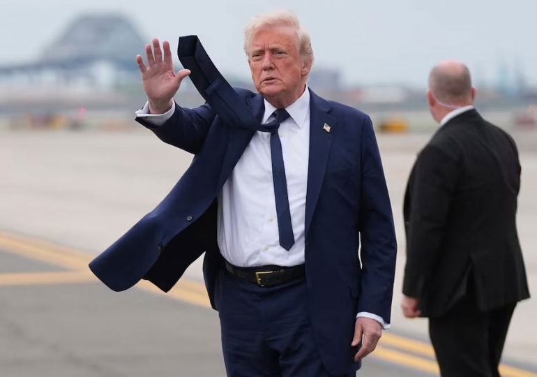 Gobierno de Trump demanda a Nueva York por políticas favorables a migrantes