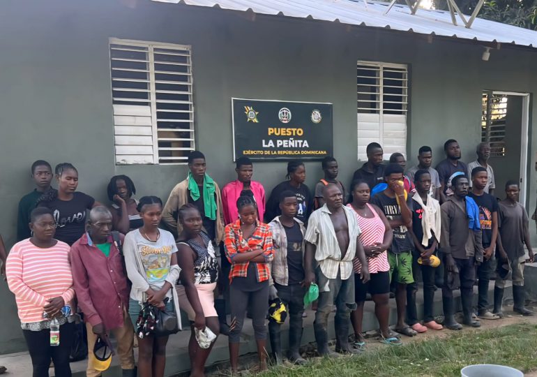 Detienen 42 indocumentados tratando de evadir puestos de chequeo en Montecristi y Santiago Rodríguez