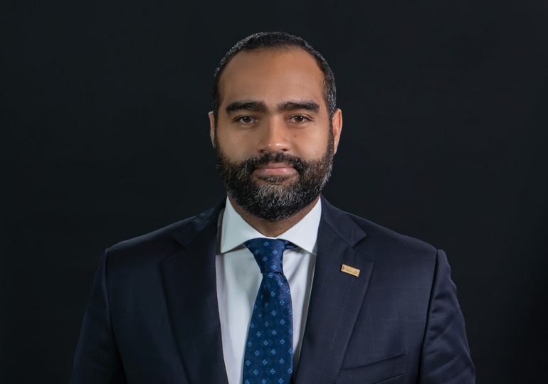 Samuel Sena advierte sobre desaceleración económica y paralización de obras públicas