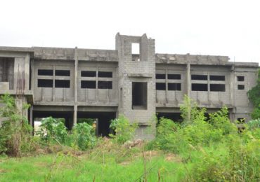 Tras 12 años de abandono afirman reactivación de construcción de estación de bomberos en Santiago