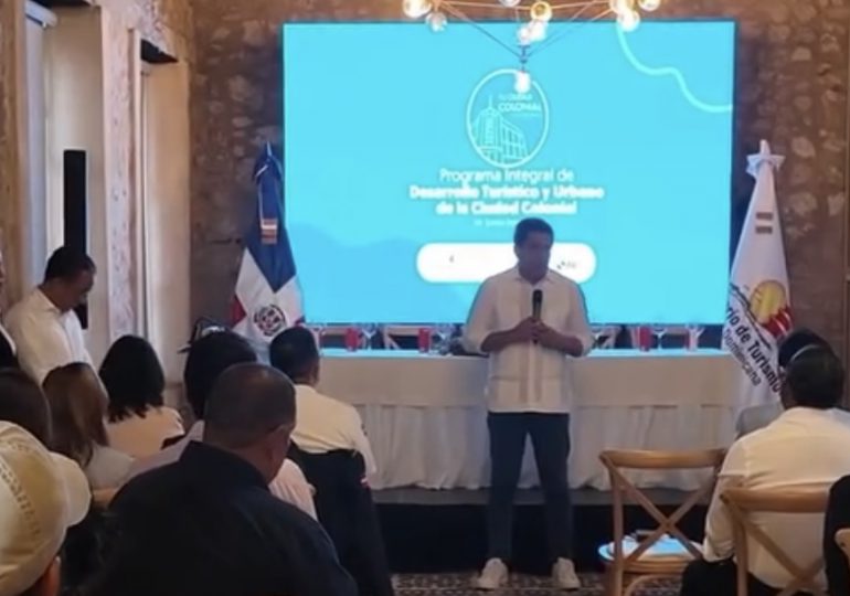 David Collado supervisa avances del proyecto de revitalización de Ciudad Colonial