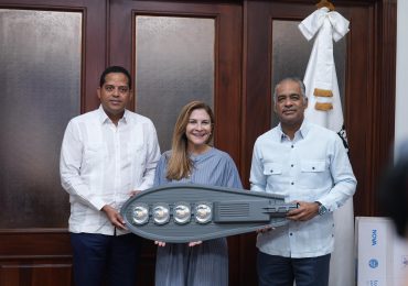 Energía y Minas dona 1,000 lámparas para reforzar alumbrado público de la capital