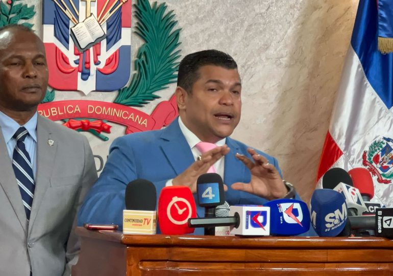 Tobías Crespo somete proyecto para declarar área protegida nacional el Jardín Botánico y otras áreas en SD