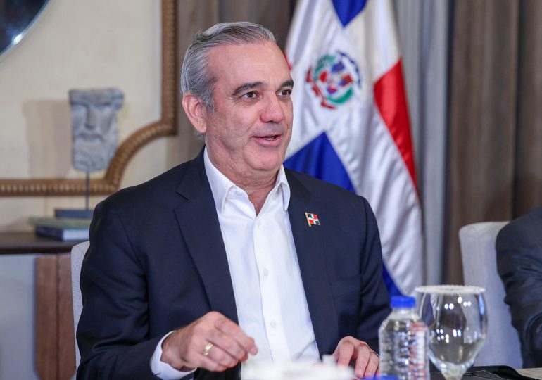 ¿Considera usted que Luis Abinader dejará el país mejor del que encontró en el 2020?