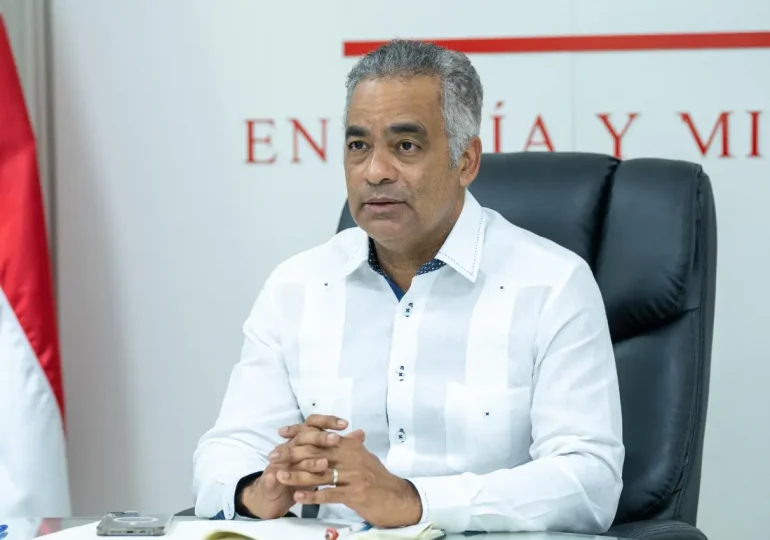 Ministro Joel Santos detalla avances en exploración de hidrocarburos y energías renovables en RD
