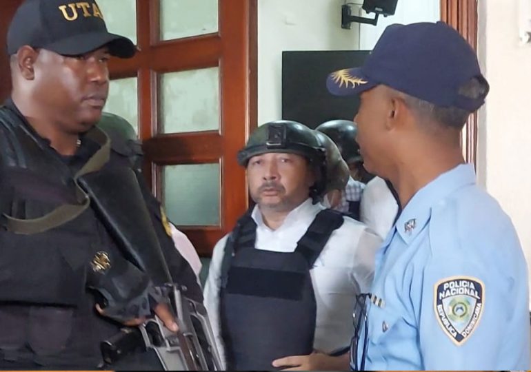 Video | Juez impone prisión domiciliaria a todos los imputados del caso de corrupción "Lobo"