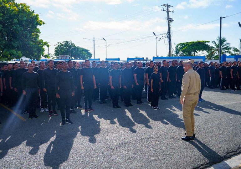 Migración inicia entrenamiento práctico 400 nuevos agentes de interdicción