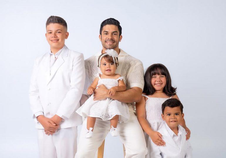 Jerry Rivera enternece las redes al posar con sus nietos: “Parecen más sus hijos”