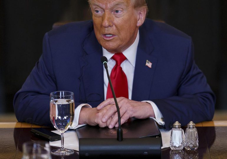 Trump anuncia un arancel del 50 % a Brasil en represalia por el juicio a Jair Bolsonaro